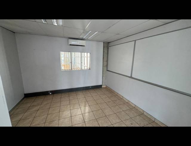 766M² WAREHOUSE TO LET IN LINBRO PARK